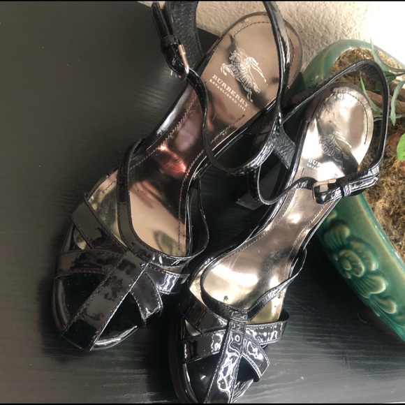 BURBERRY BLACK PATENT LEATHER STRAPPY Platform sandals - Picture 11 of 12